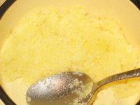 яичные желтки перетёртые с сахаром мукой и ванилином